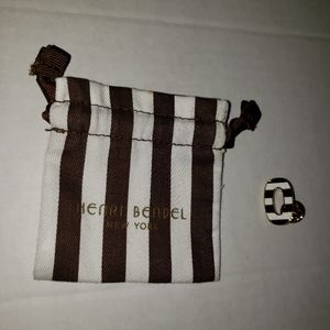 Henri Bendel "O" pin